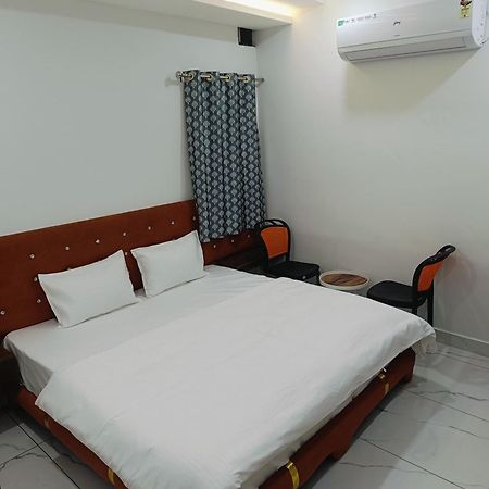 Hotel Shree Kedar Palace Ujjain Exteriör bild