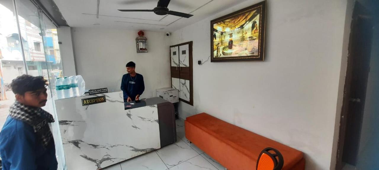 Hotel Shree Kedar Palace Ujjain Exteriör bild