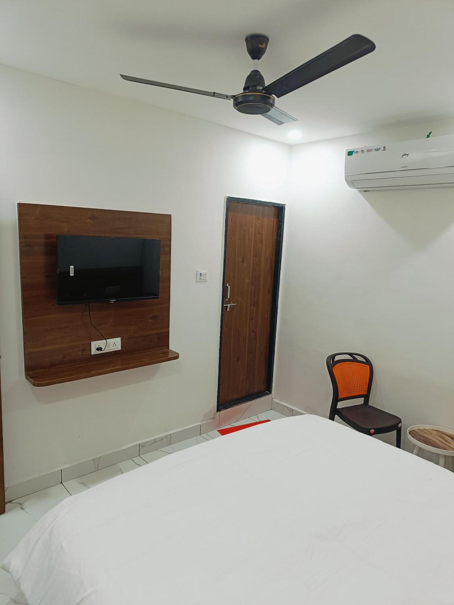 Hotel Shree Kedar Palace Ujjain Exteriör bild